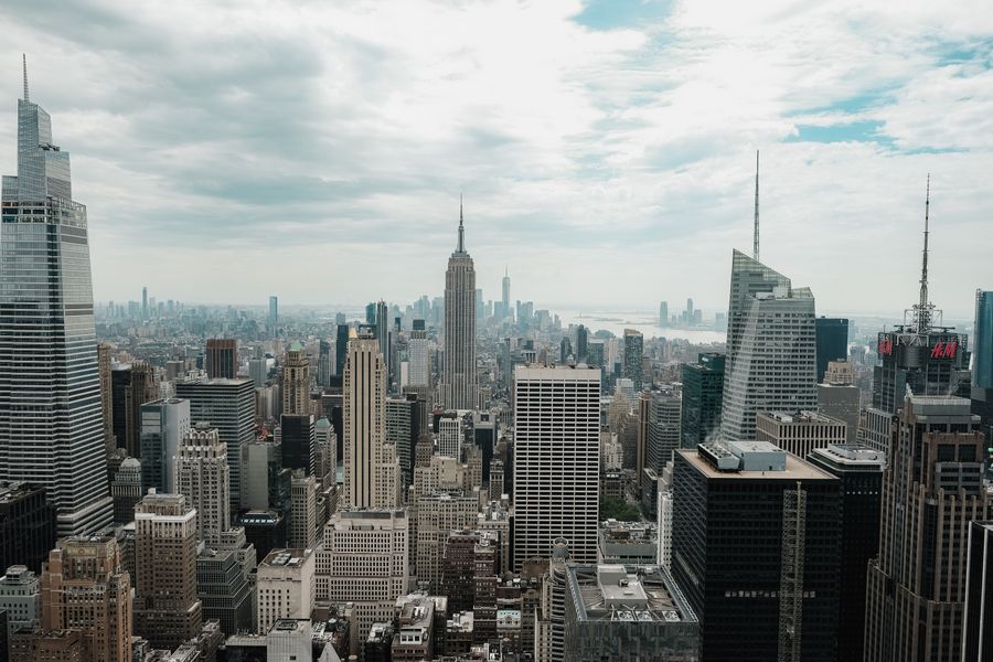 new york cityscape — Developers: ゴールデンアワーの展望台:夕日を自宅のみんなへライブ配信。