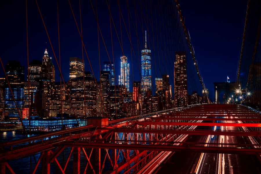 red metal bridge — おかえりなさい:eSIMはワンタップで削除、解約する契約なし。